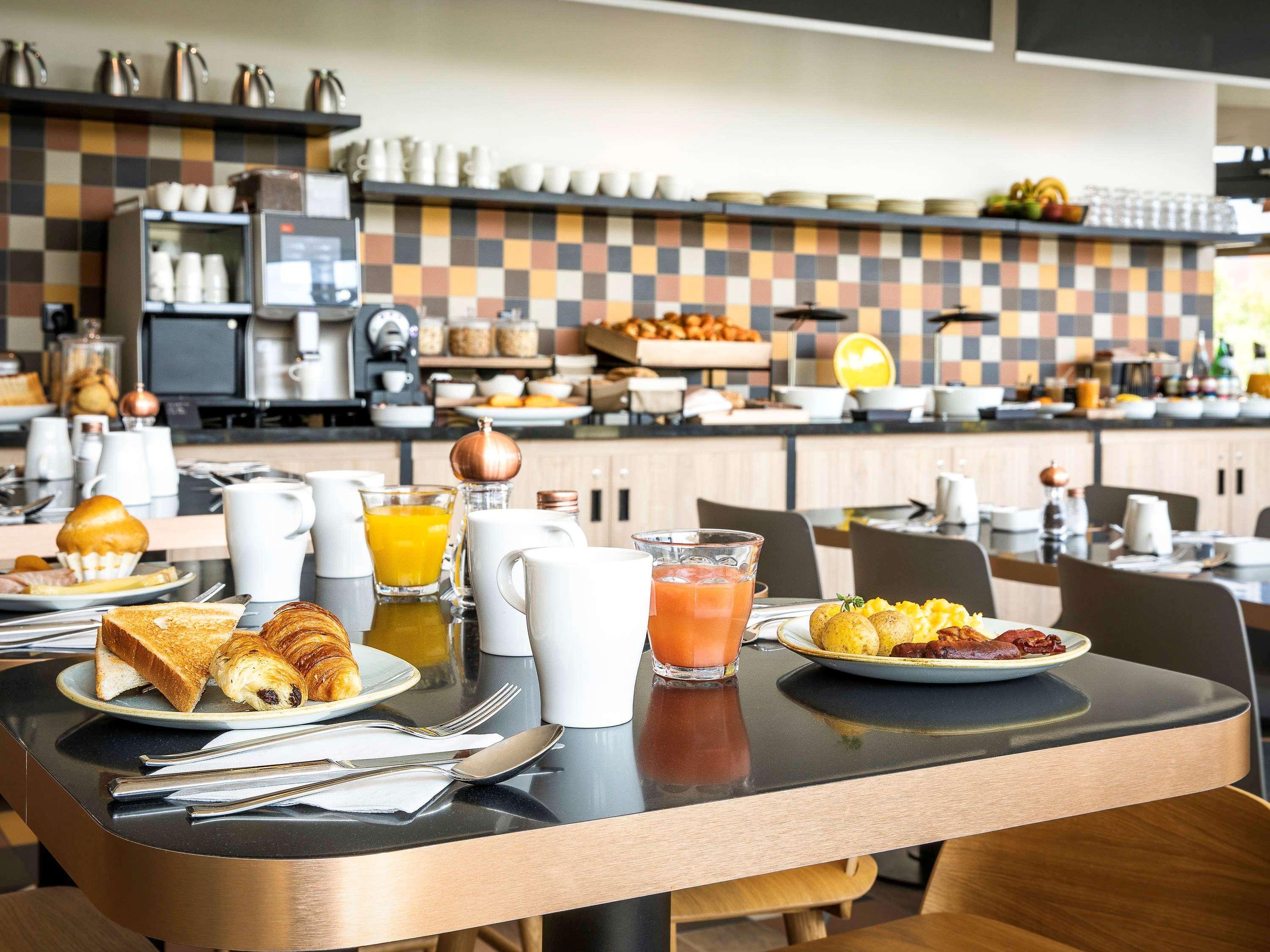 Hotel Mercure Paris Gennevilliers Esterno foto